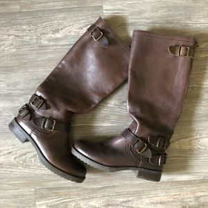 Arturo Chiang Leather Boots